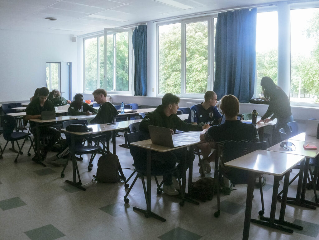 L'Association TAFISA et la Faculté des sciences de Nancy ont collaboré en ce début d’année pour apporter aux étudiants en L3 et en master Management du sport une vision holistique du Sport pour tous. En cette occasion, nous avons reçu Jörg Benner, président de la Fédération allemande de Flying Disc et conseiller Sport pour tous de la Fédération européenne de Flying Disc.