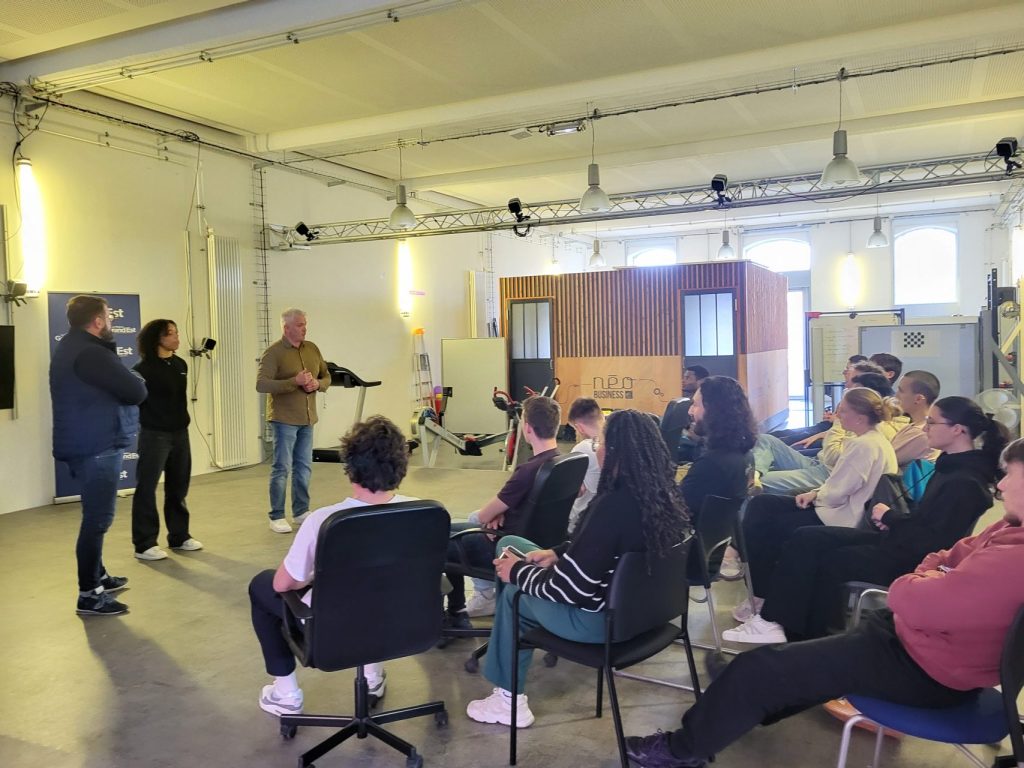 La lutteuse professionnelle Kendra Dacher échange avec les étudiants de l’UFR STAPS de Nancy chez CARE